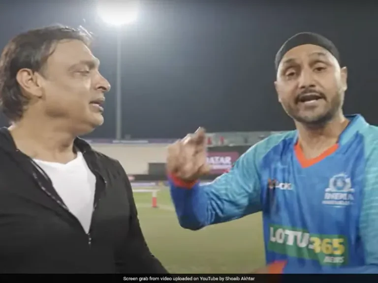 Watch Harbhajan Singh and Shahid Afridi rib Shoaib Akhtar for not being able to bowl quick